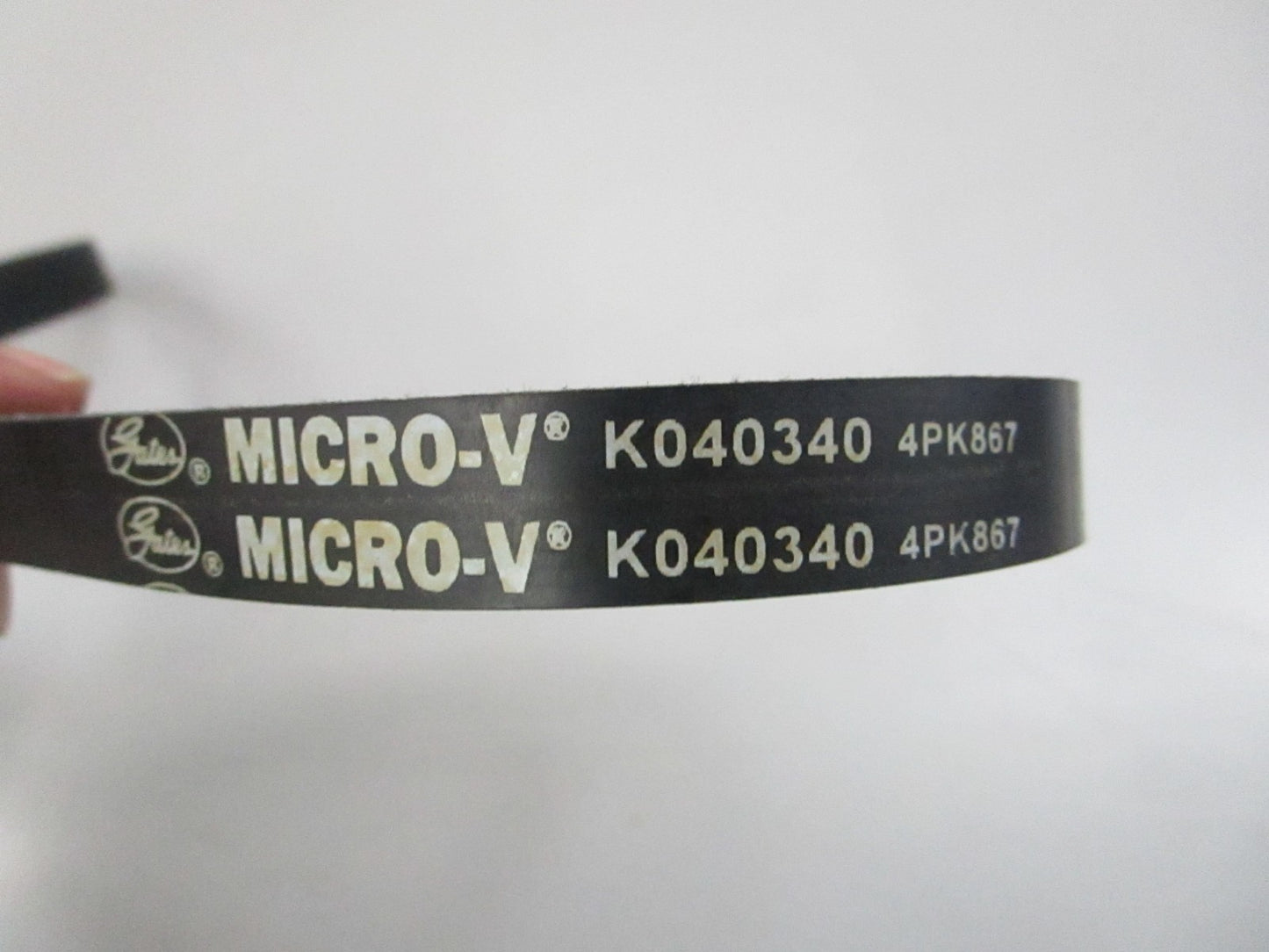 Gates K040340 Micro-V Serpentine Belt 4-Rib 34.6in NEW 0810