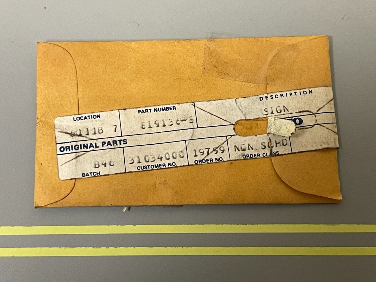 *NEW OEM* 0810 Volvo Penta Sign 819136