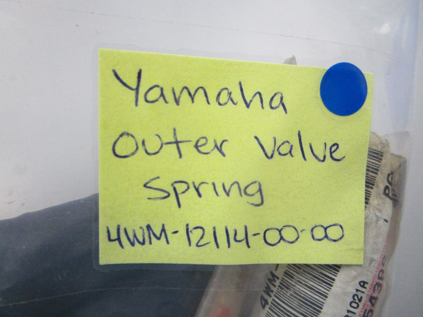 NEW OEM 4WM-12114-00-00 Yamaha Outer Valve Spring 0810
