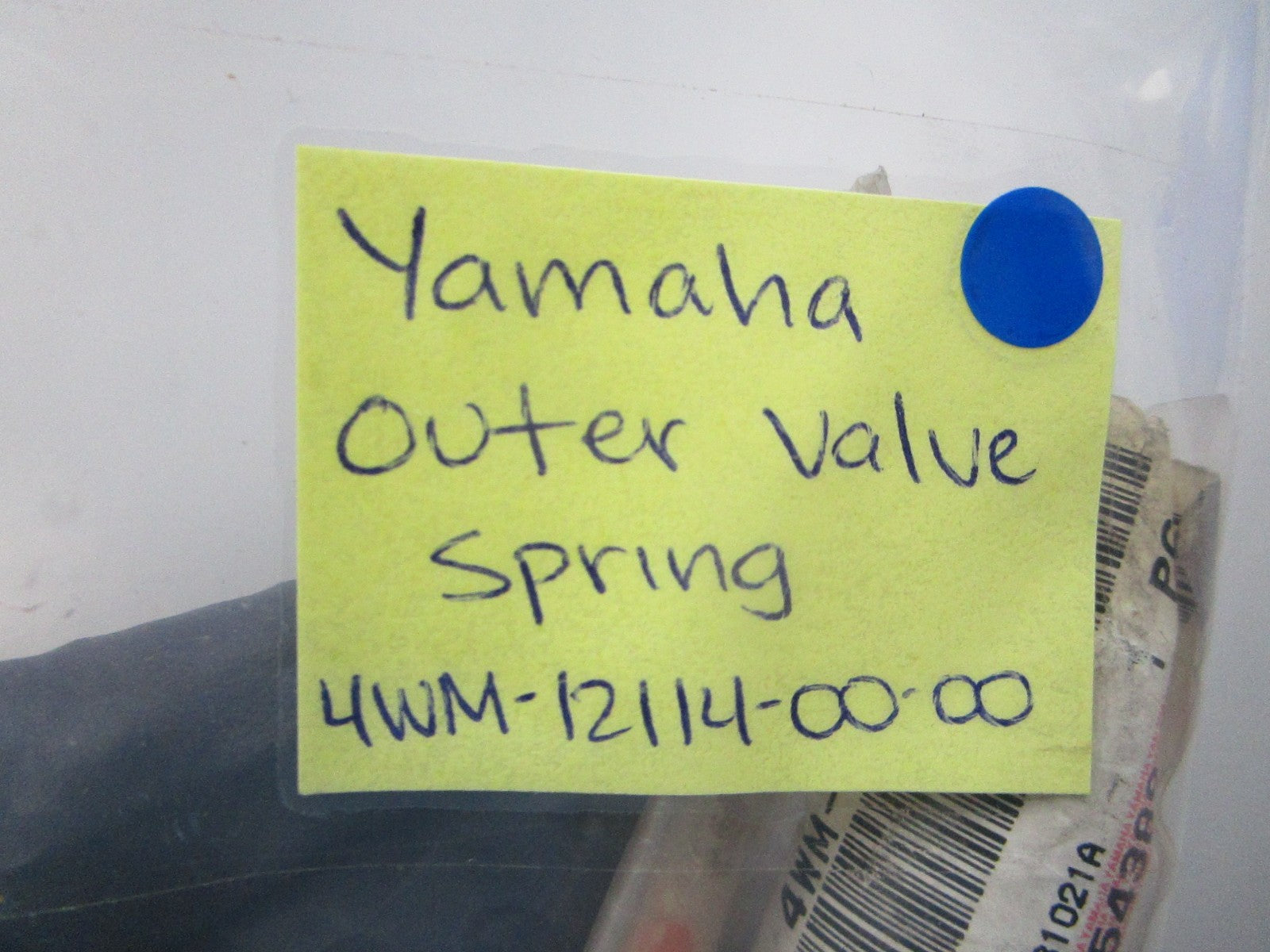 NEW OEM 4WM-12114-00-00 Yamaha Outer Valve Spring 0810