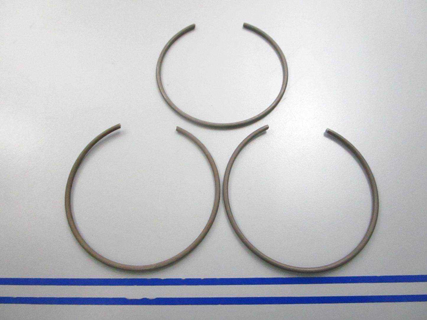 NEW OEM (LOT OF 3) 305558 0305558 OMC Johnson Evinrude Retaining Ring 0810