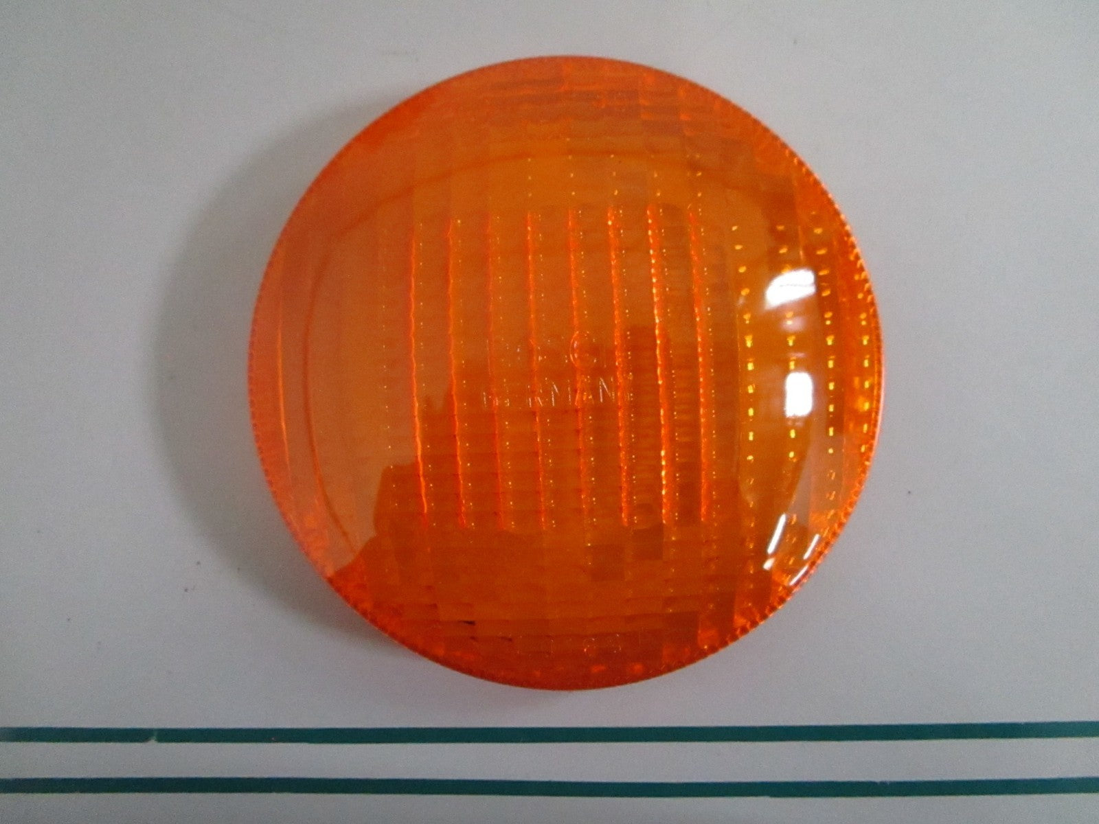 NEW OEM 2305600301 Bosch Turn Signal Lens 0820