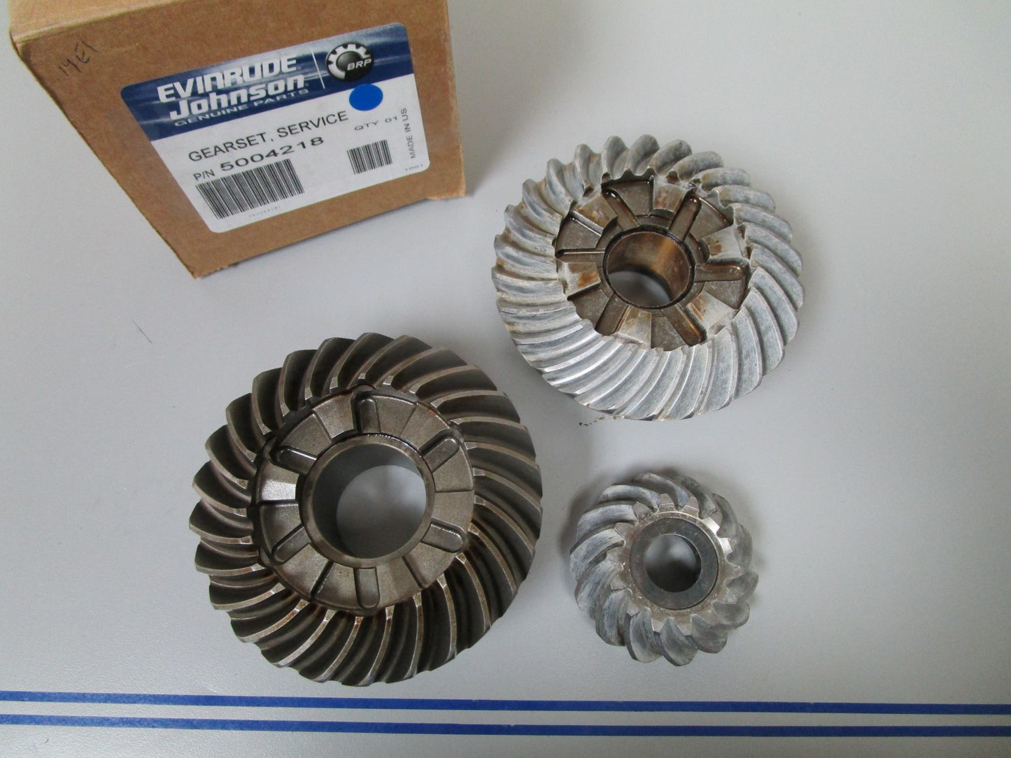 *NEW OEM* 0720 OMC Johnson Evinrude Gear & Pinion Set 5004218