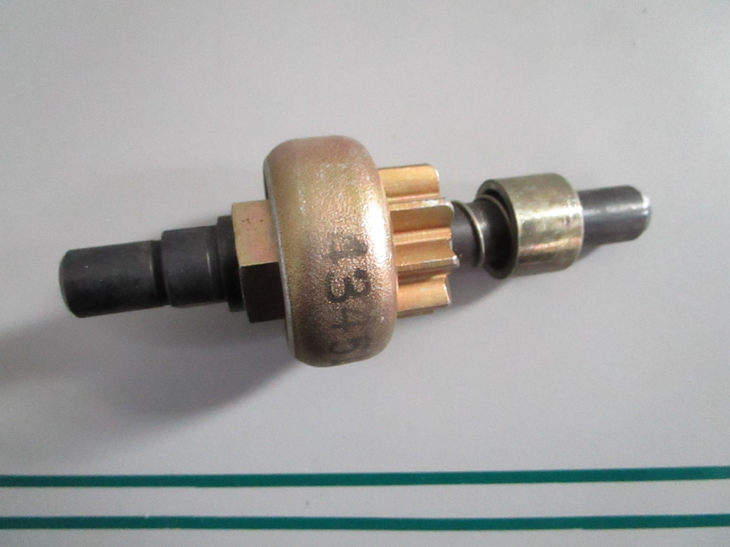 NEW OEM 434517 0434517 OMC Johnson Evinrude Pinion Shaft Ay 0820