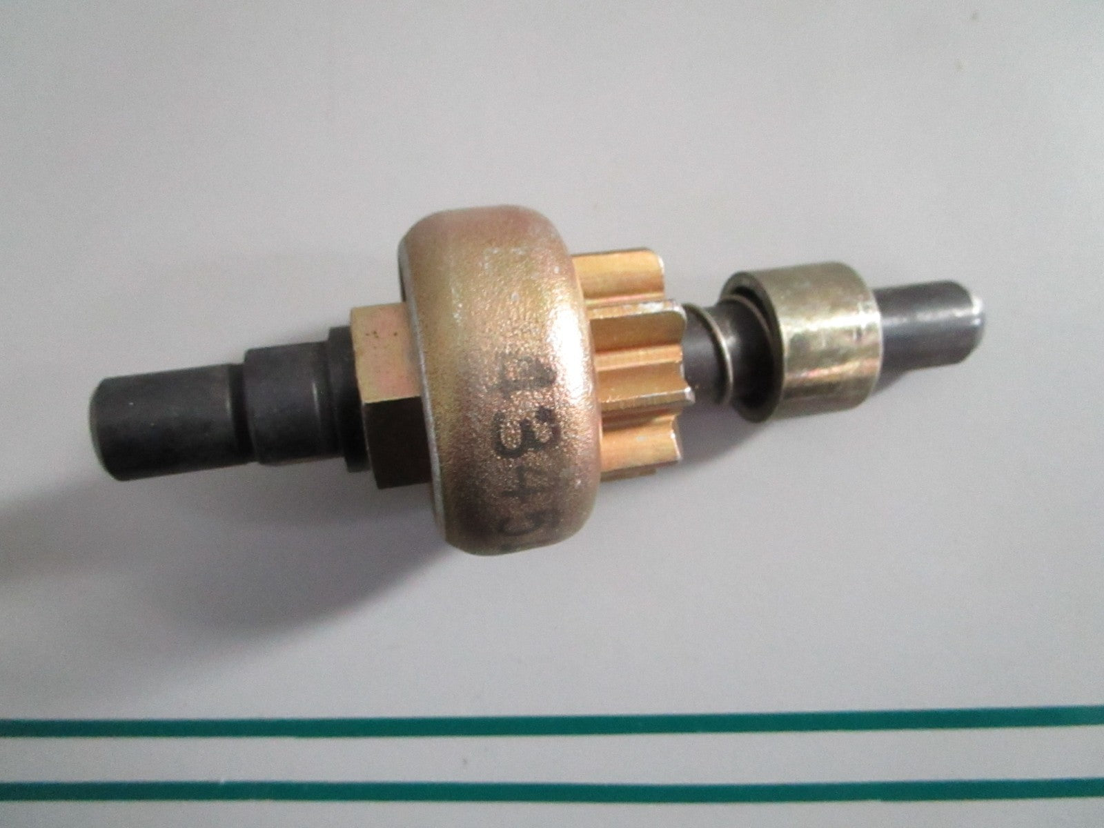 NEW OEM 434517 0434517 OMC Johnson Evinrude Pinion Shaft Ay 0820