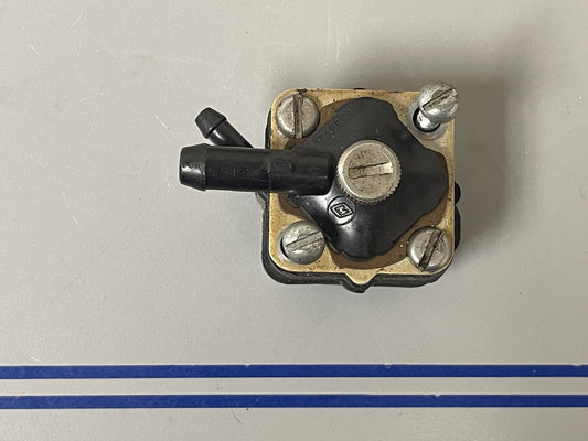NEW OEM 386979 Johnson Evinrude Fuel Pump 0670