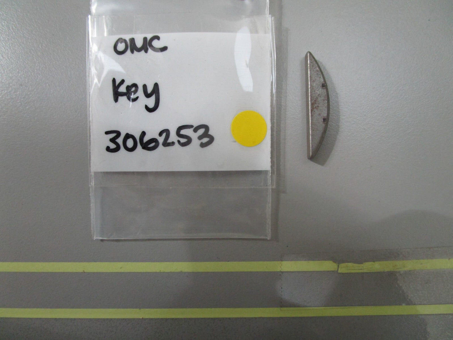 *NEW OEM* 0810 OMC Johnson Evinrude Key 306253 0306253