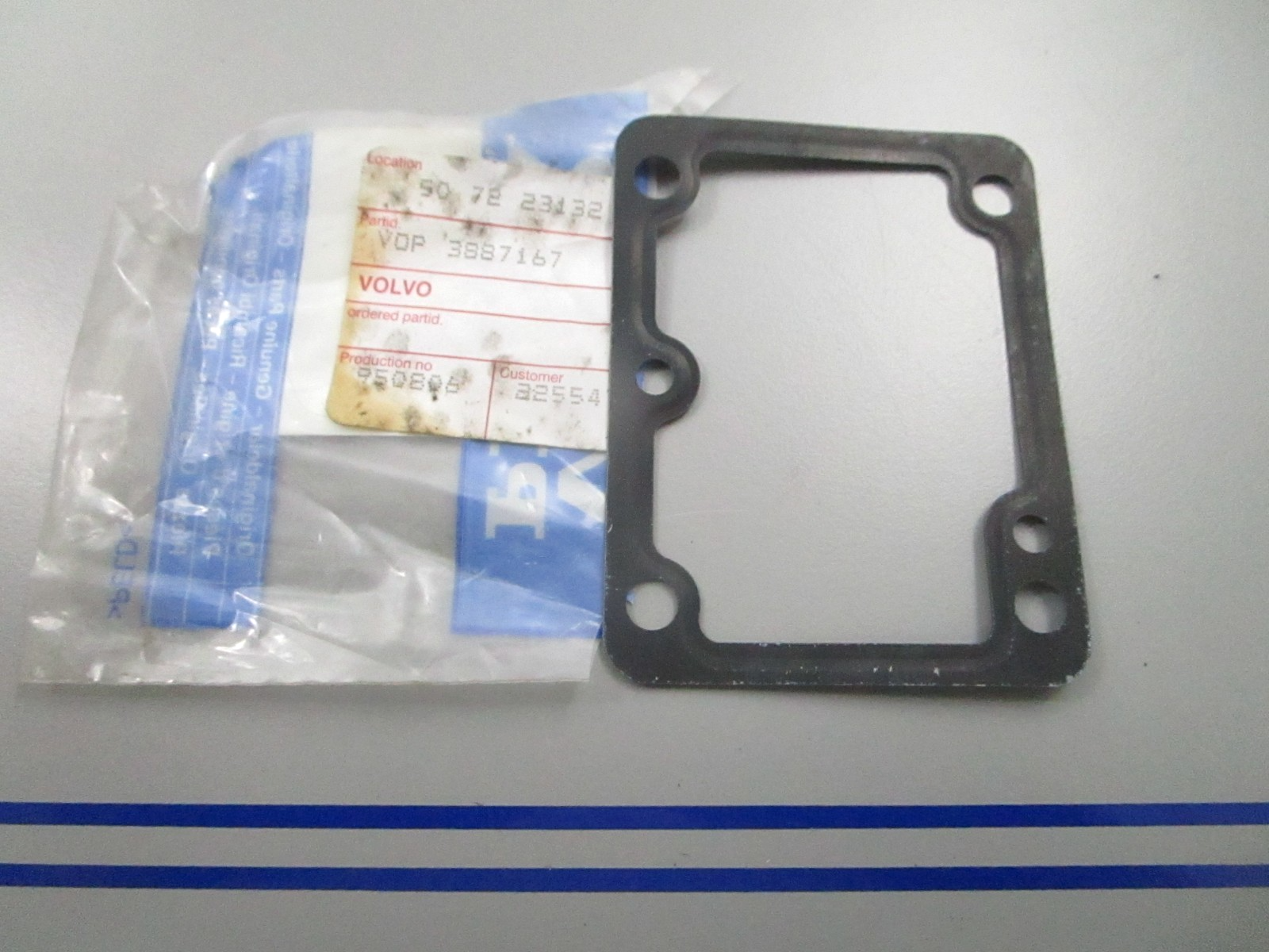 *NEW OEM* 0810 Volvo Penta Shim 3887167