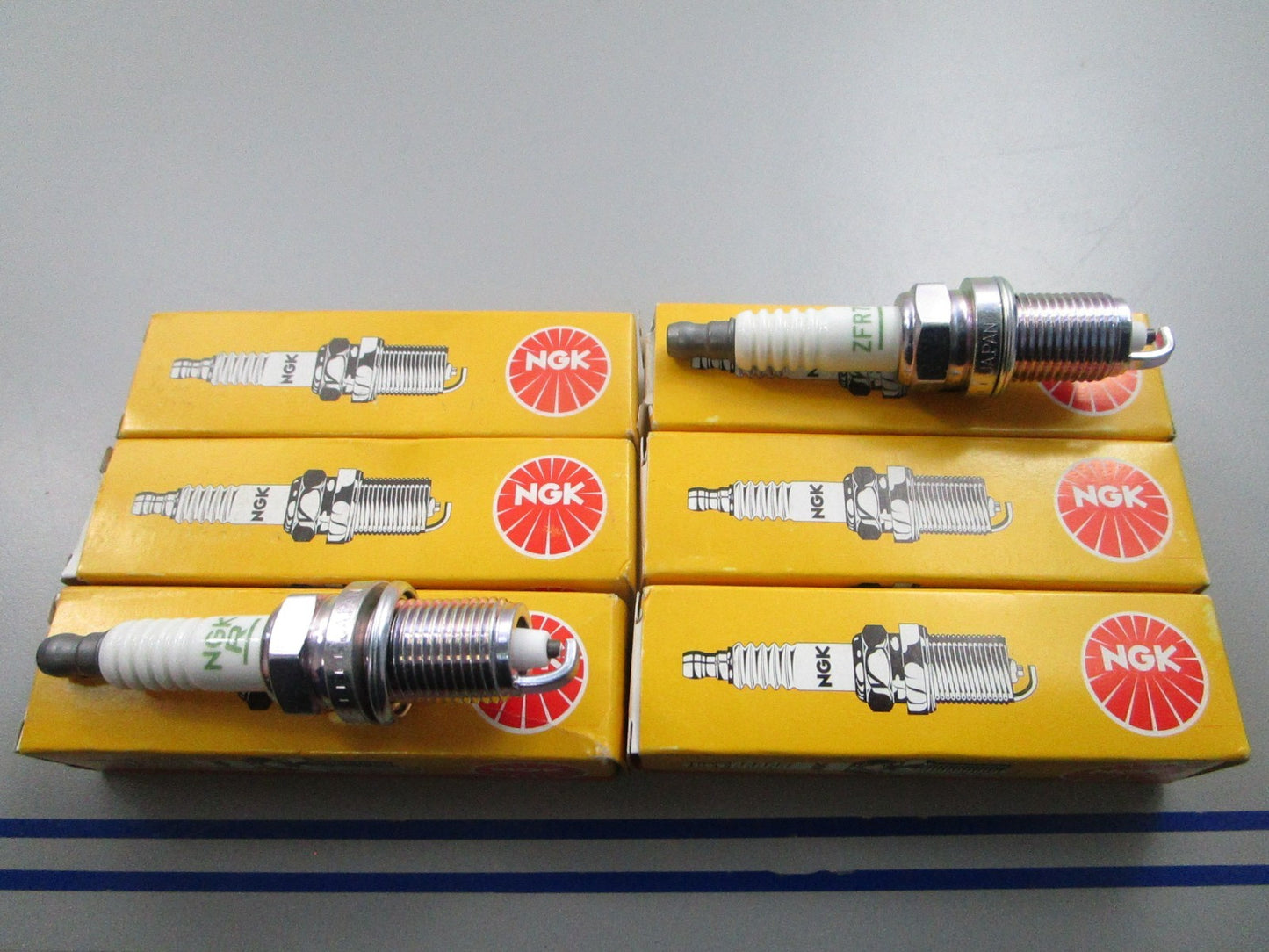 NEW (LOT OF 6) ZFR7F NGK Spark Plug 0810