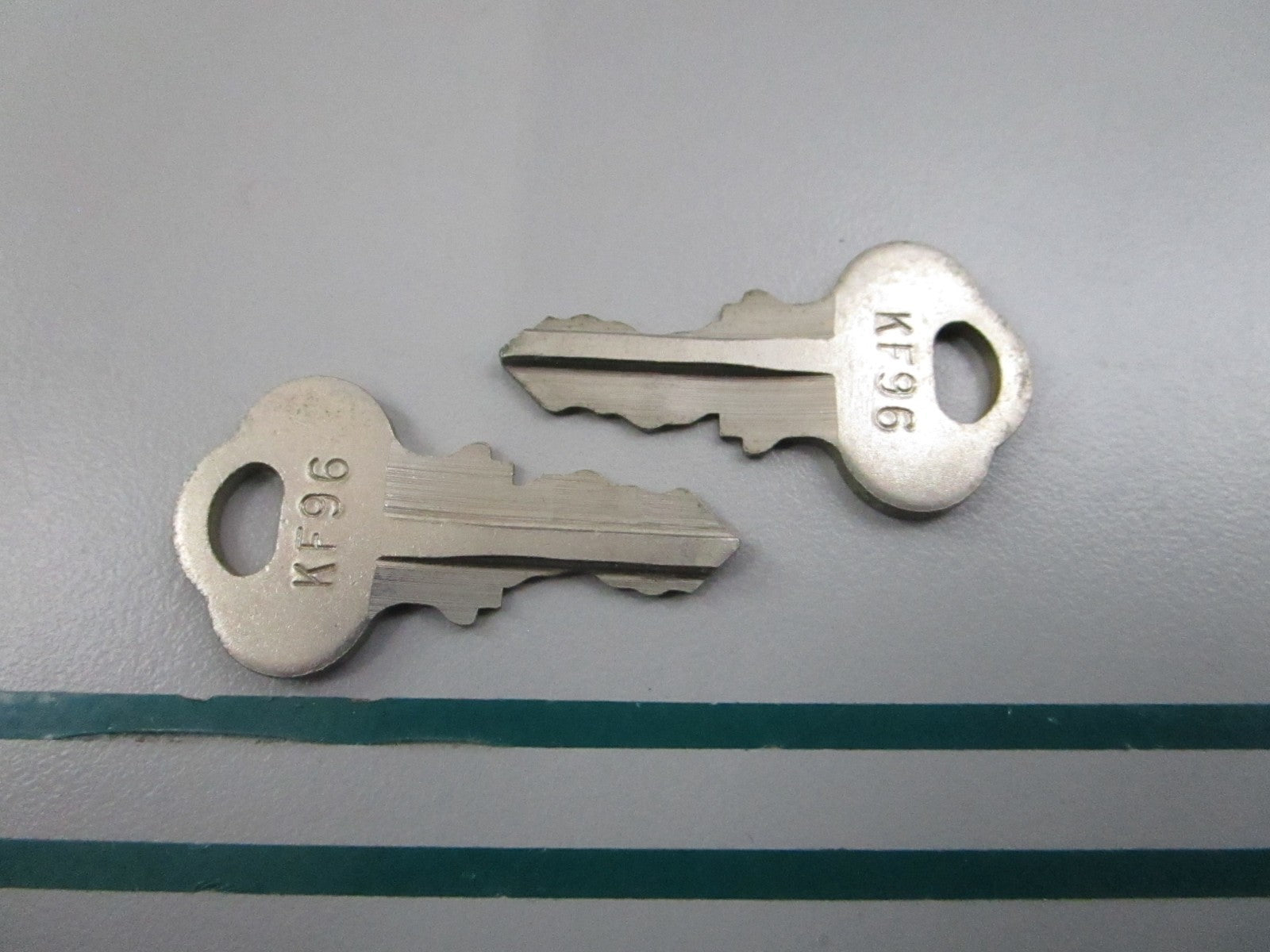 NEW OEM (LOT OF 2) 501611 0501611 OMC Johnson Evinrude KF96 Ignition Key 0810