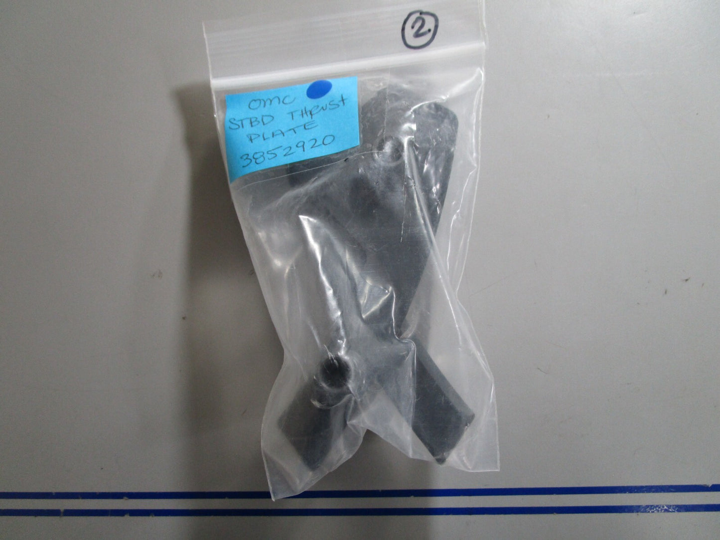 *NEW OEM* 0810 OMC Johnson Evinrude STBD Thrust Plate 3852920