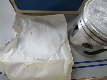 *NEW OEM* 0770 OMC Johnson Evinrude Piston 396578 0396578