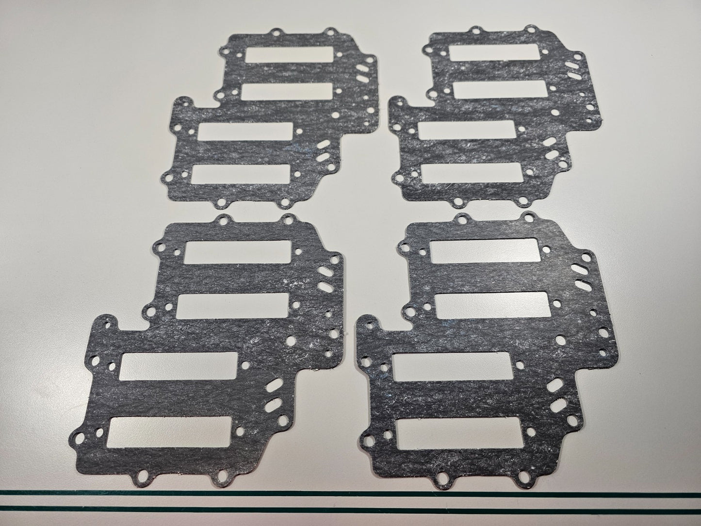 NEW OEM (LOT OF 4) 307131 0307131 OMC Johnson Evinrude Gasket 0810