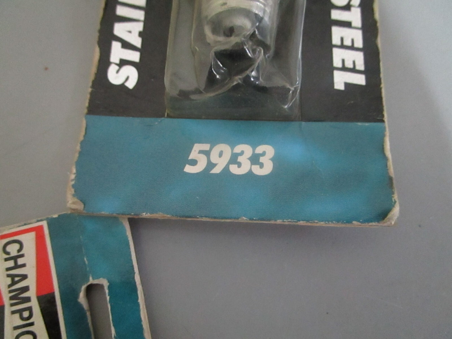 *NEW* (LOT OF 8) 0820 Champion Spark Plug 5933