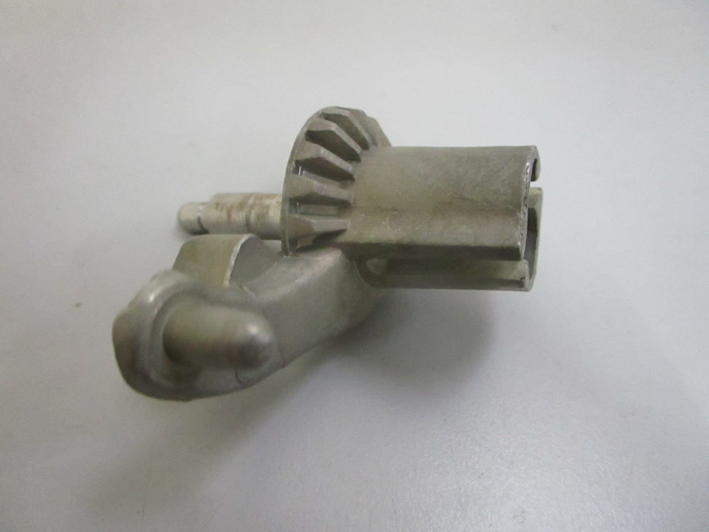 *NEW OEM* 0820 OMC Johnson Evinrude Gear 393943 0393943