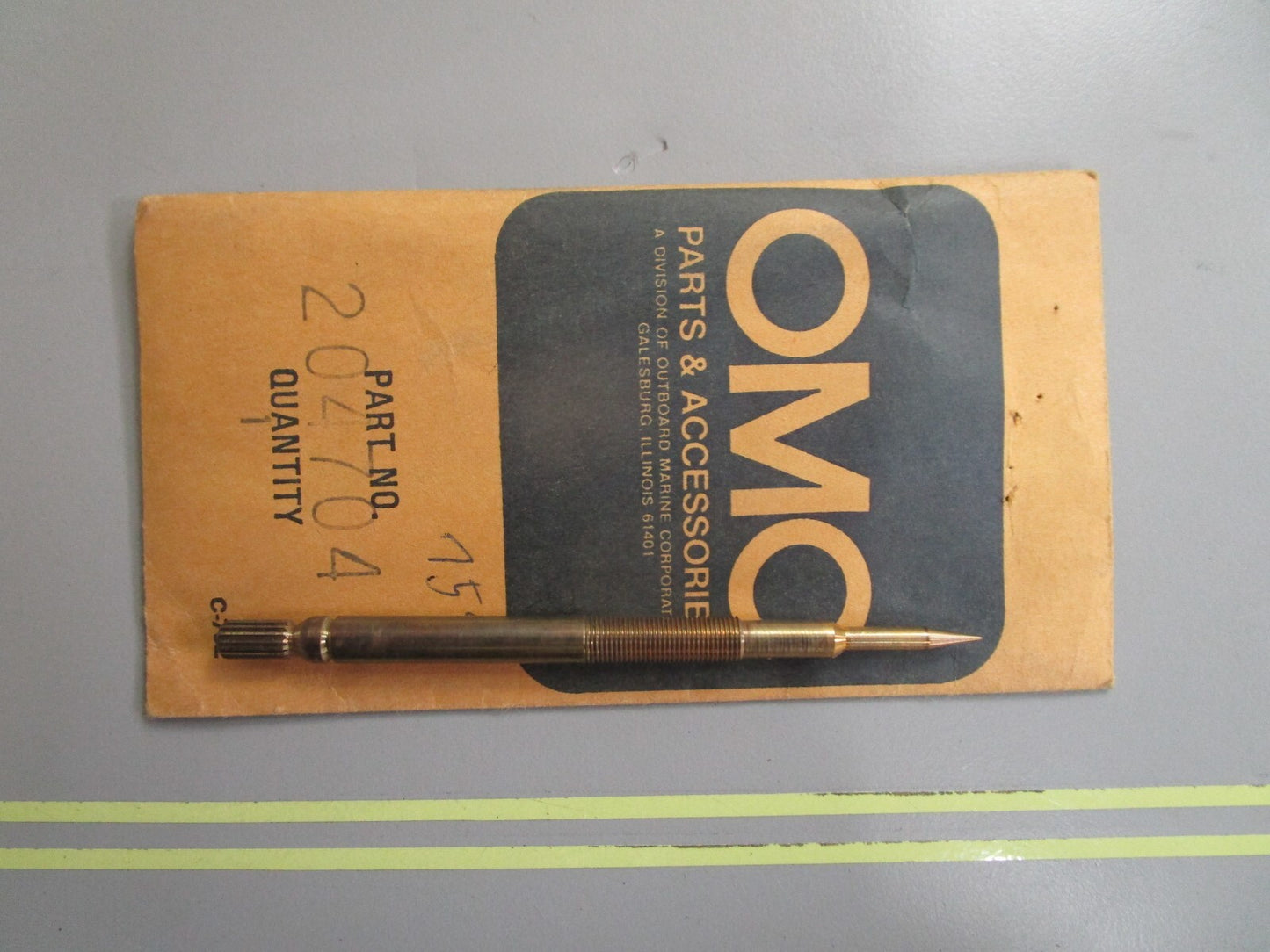 *NEW OEM* 0810 OMC Johnson Evinrude Needle Valve 204704 0204704