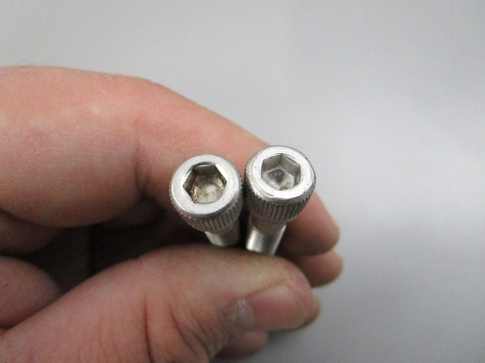NEW OEM (LOT OF 2) 10-71958 Mercury Quicksilver Screw 0810