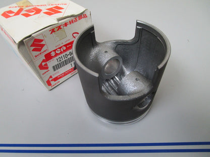 *NEW OEM* 0720 Suzuki Piston 12110-94400