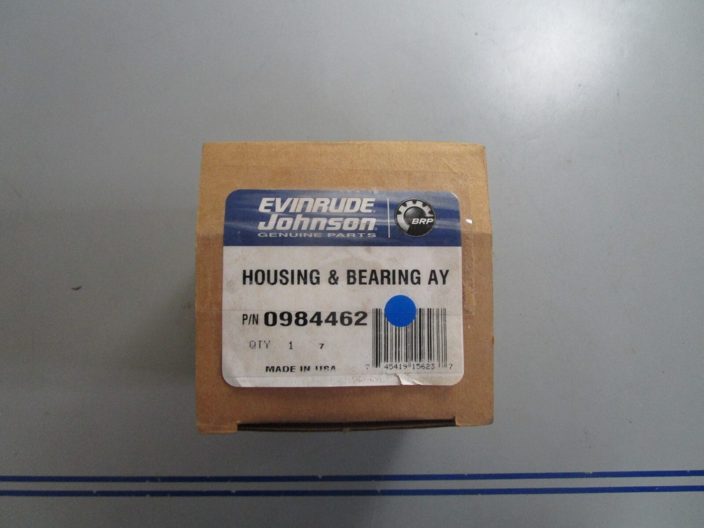 *NEW OEM* 0810 OMC Johnson Evinrude Housing & Bearing Assembly 984462 0984462
