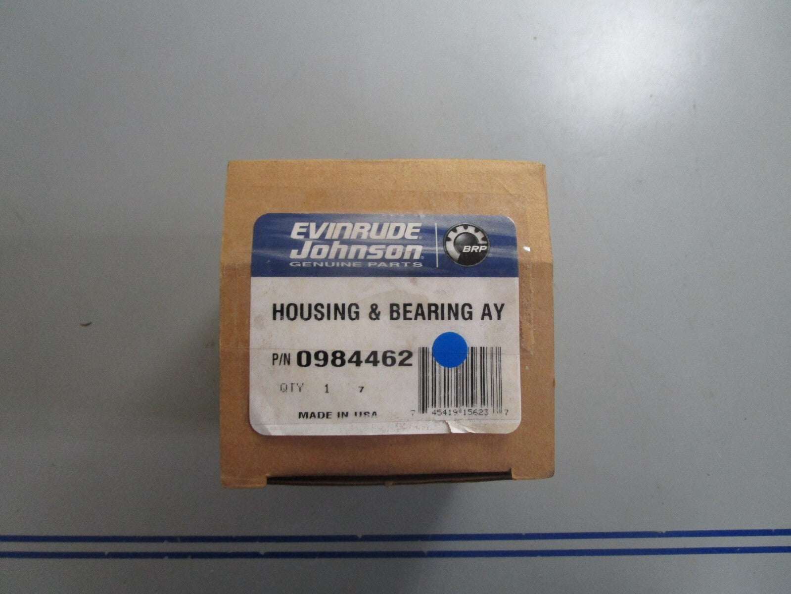 *NEW OEM* 0810 OMC Johnson Evinrude Housing & Bearing Assembly 984462 0984462