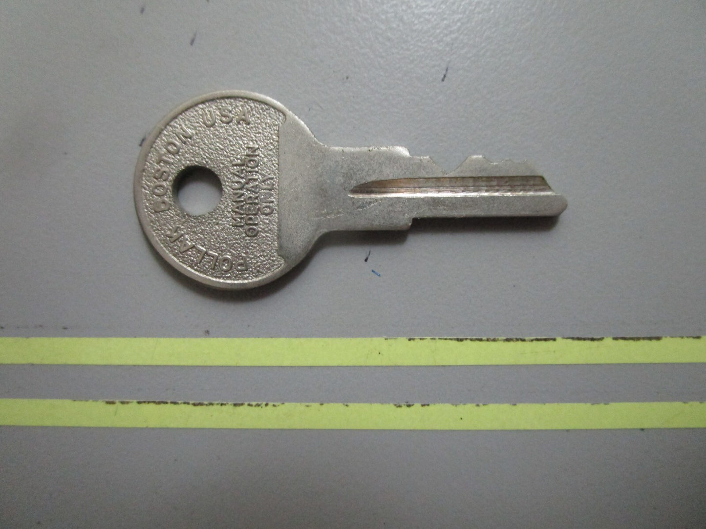 *NEW OEM* 0810 OMC Johnson Evinrude Ignition Key 77-56 501805 0501805