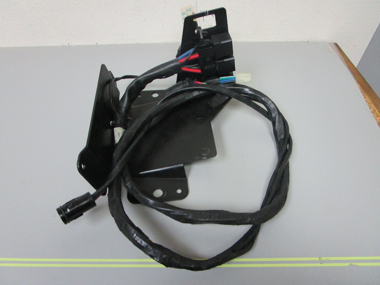 *NEW OEM* 0720 Volvo Penta TSK SX Trim Pump Wire Harness & Bracket Ay 3858083