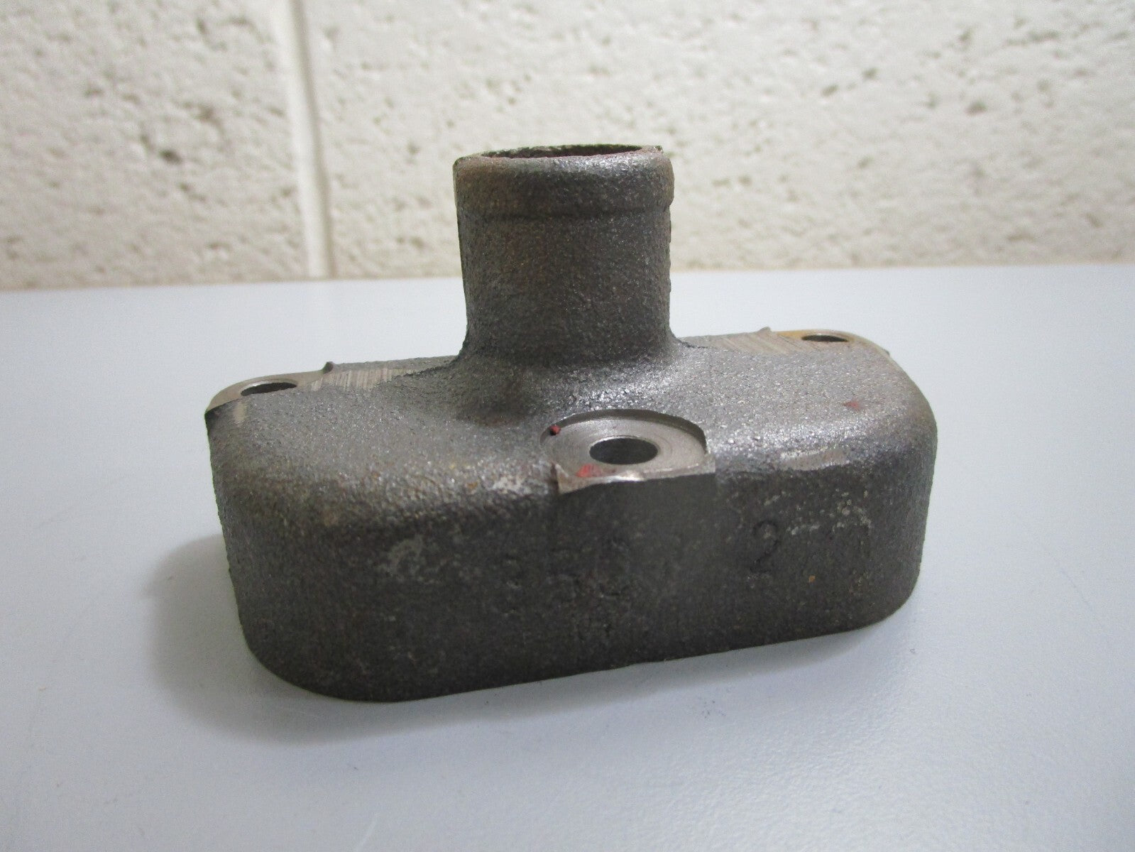 *NEW OEM* 0820 Volvo Penta End Cover 850742