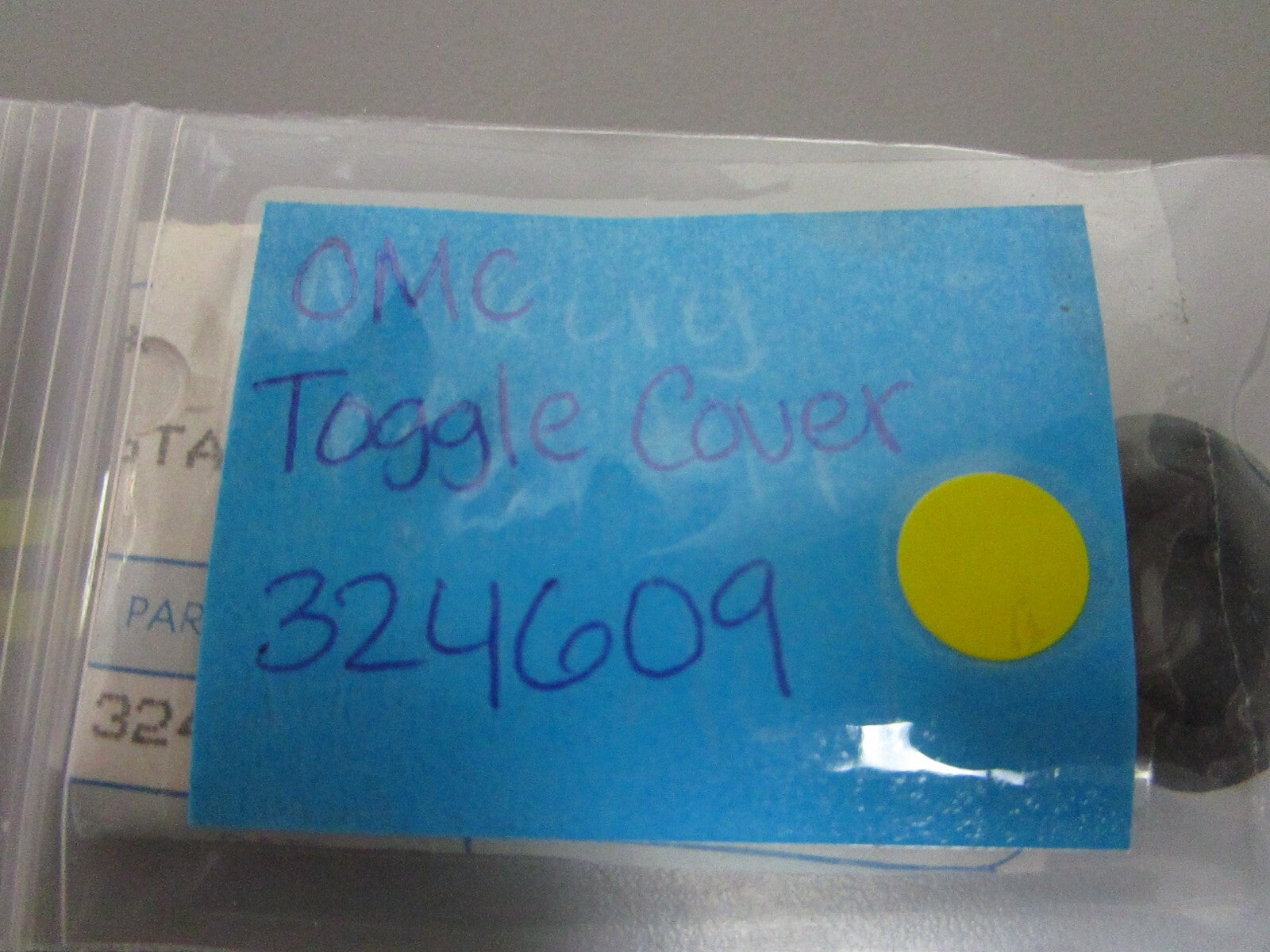 *NEW OEM* 0750 OMC Johnson Evinrude TOGGLE COVER 324609 0324609