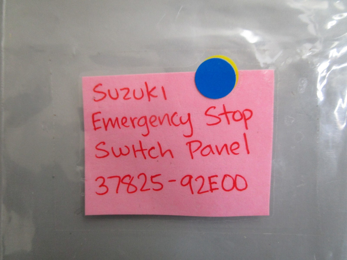 *NEW OEM* 0810 Suzuki Emergency Stop Switch Panel 37825-92E00