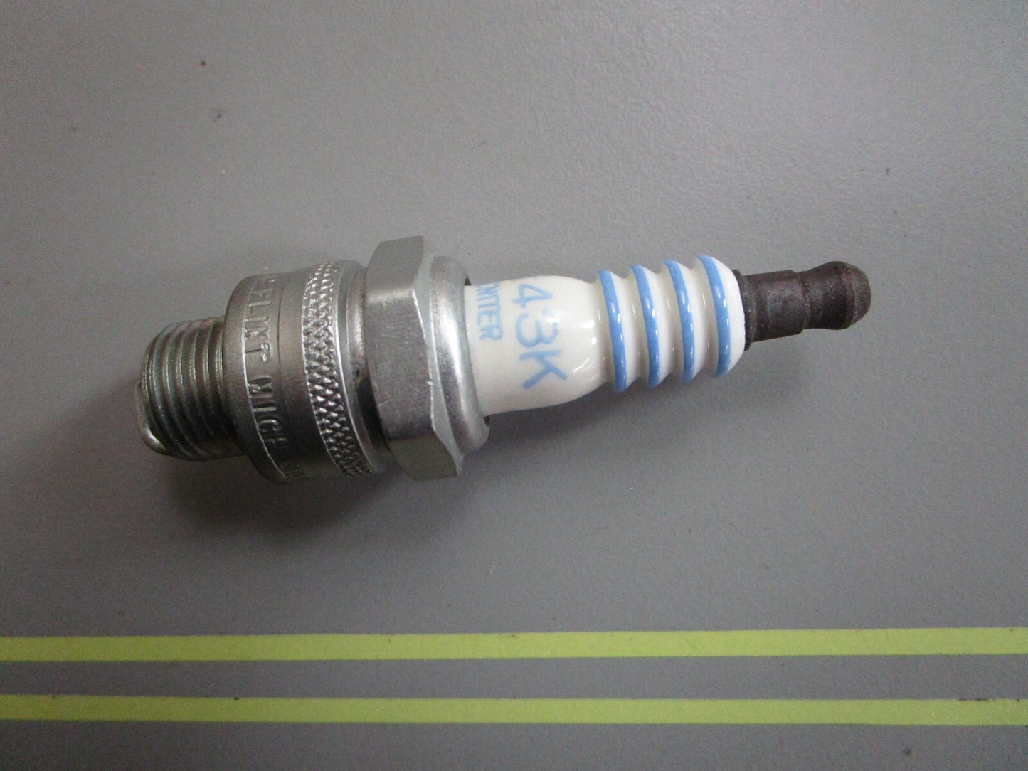 *NEW* 0820 AC Delco Spark Plug CR43K