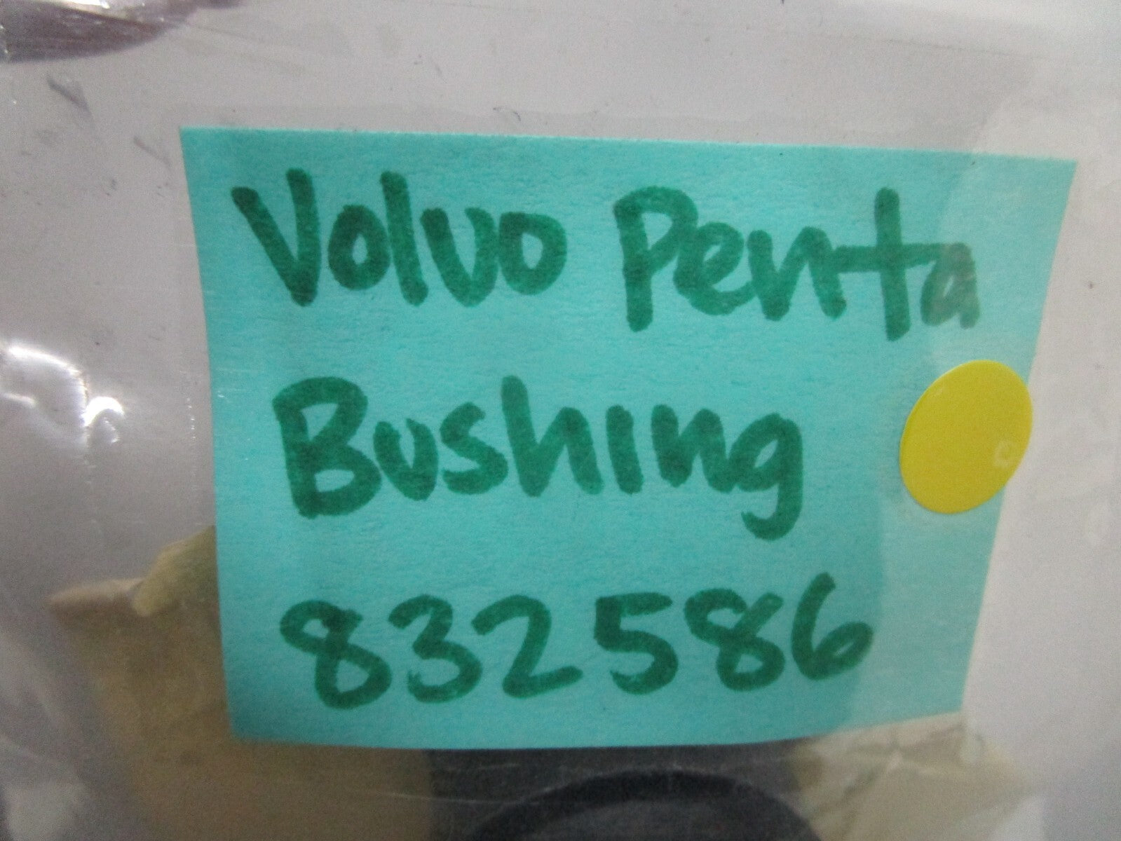 *NEW OEM* 0810 Volvo Penta Bushing 832586