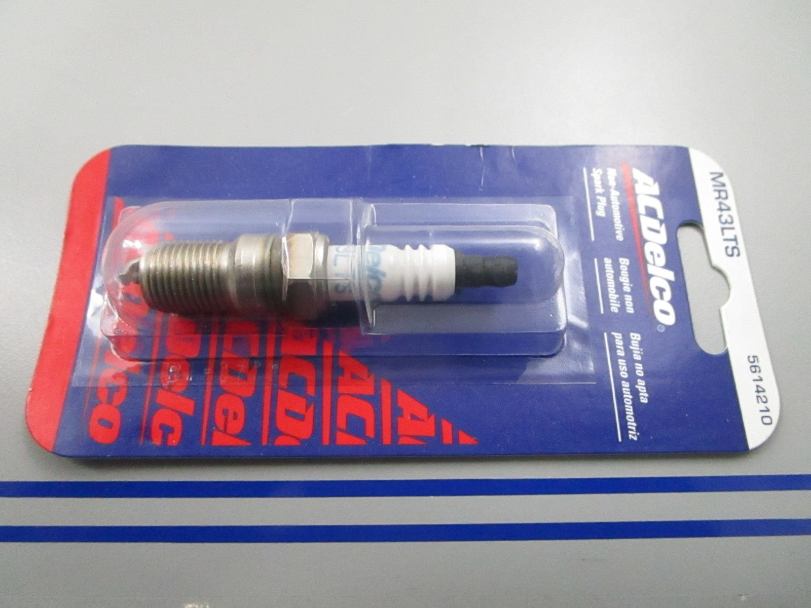 *NEW* 0810 AC Delco Spark Plug MR43LTS
