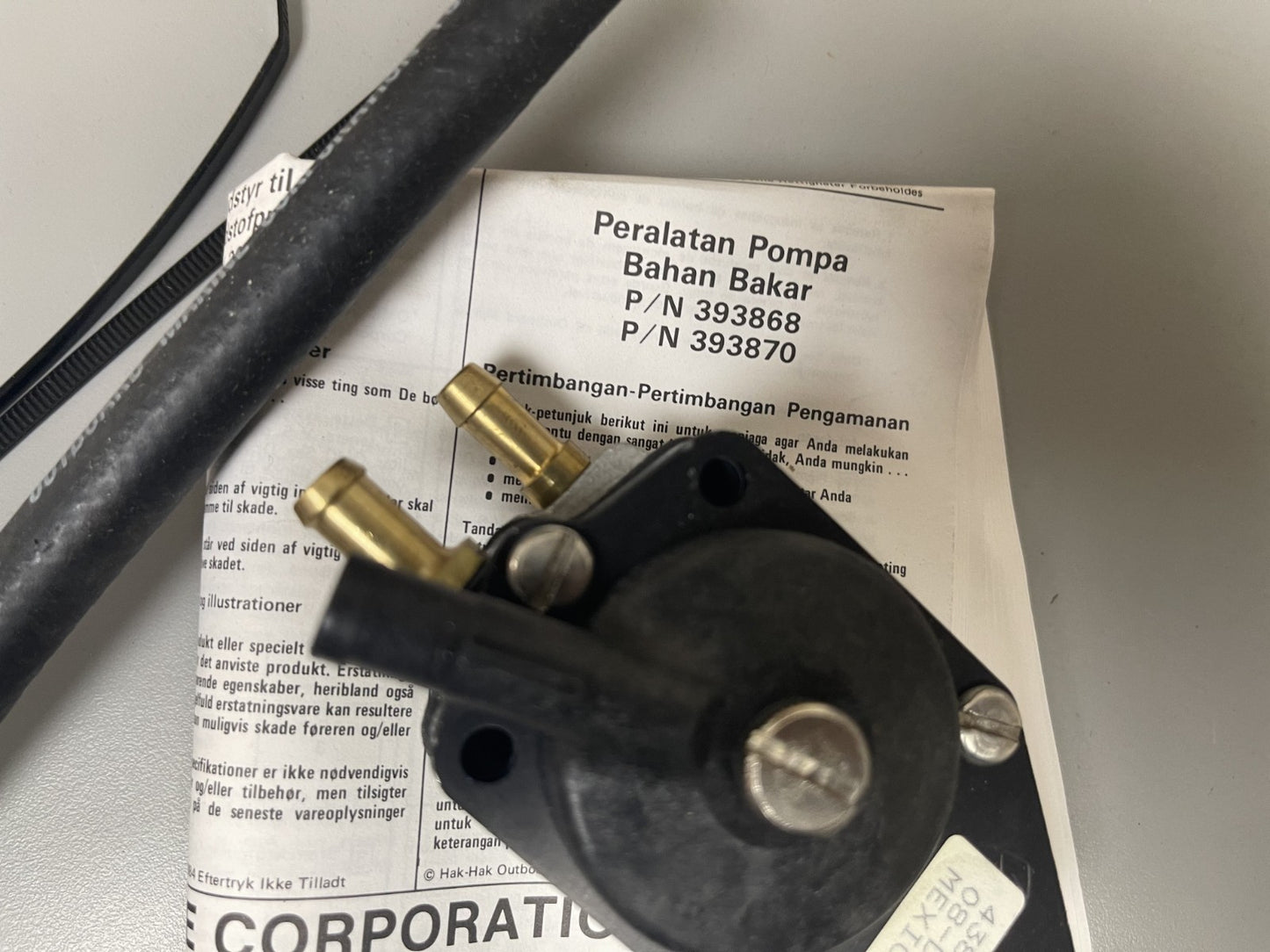 NEW OEM 393870 Johnson Evinrude Fuel Pump Assembly 0670