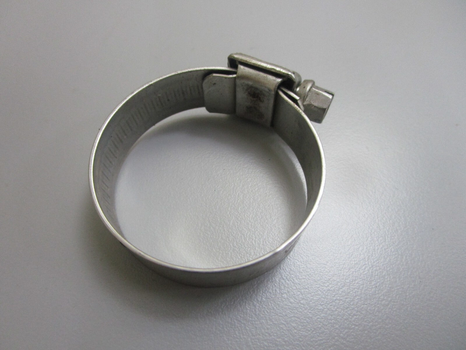 *NEW OEM* 0810 Volvo Penta Hose Clamp 853548
