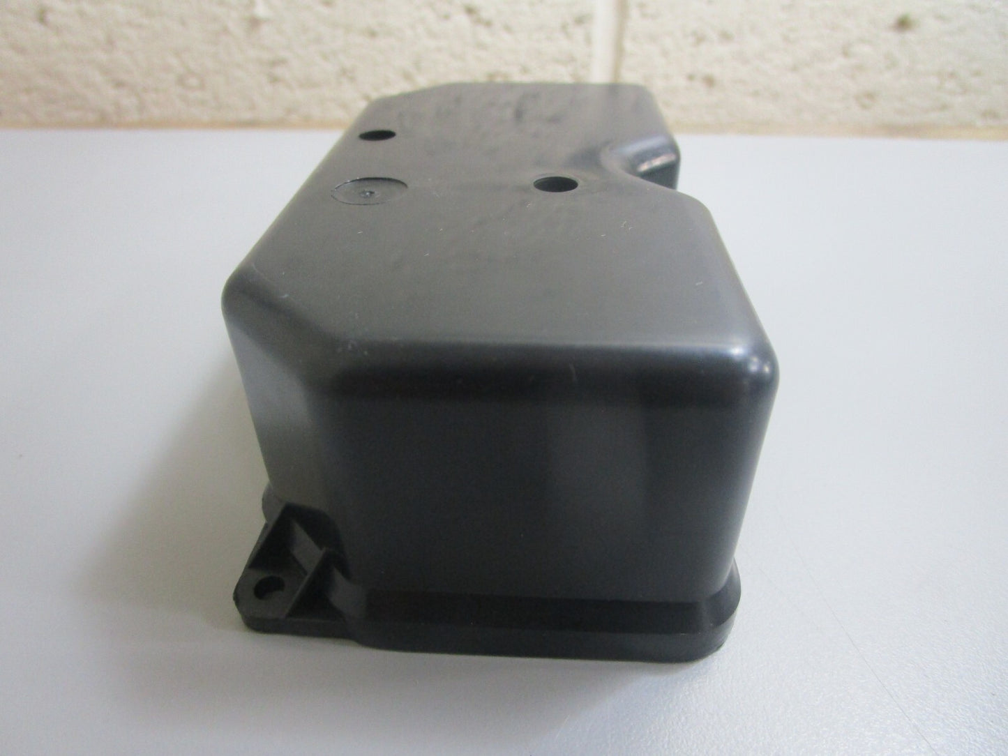 *NEW OEM* 0810 Volvo Penta Cap 839330