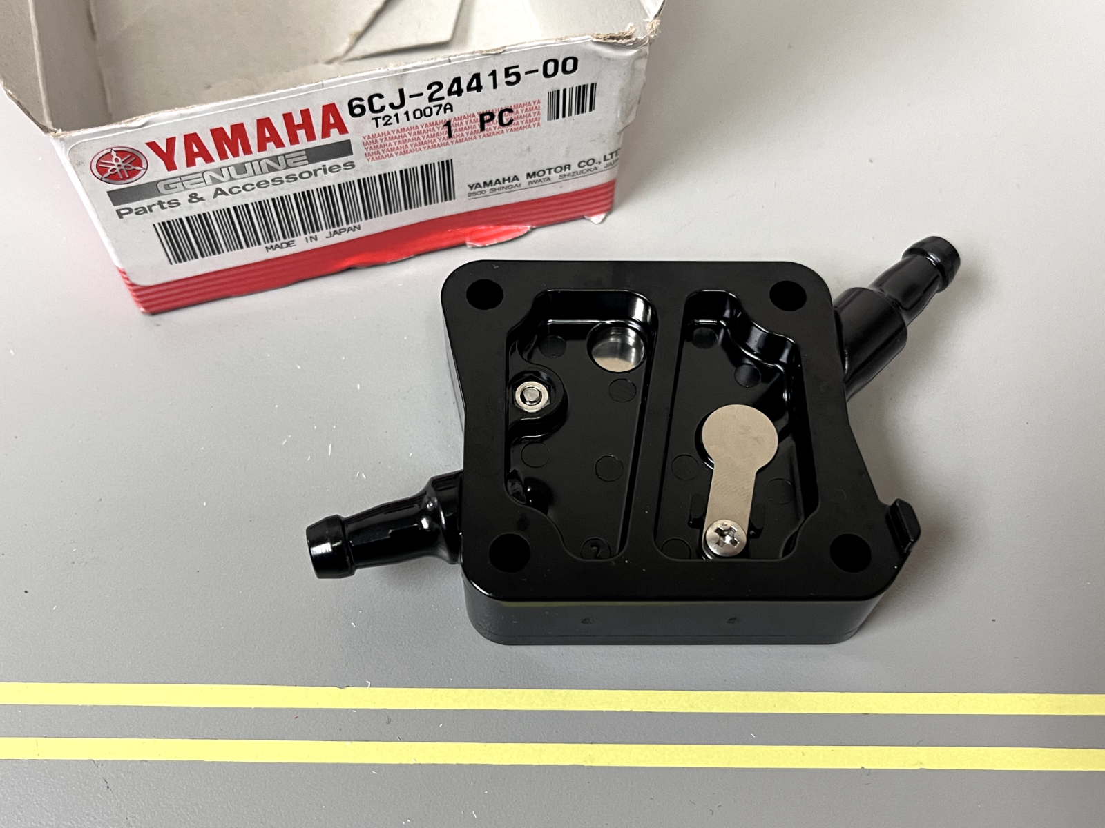 *NEW OEM* 0720 Yamaha Body 6CJ-24415-00-00