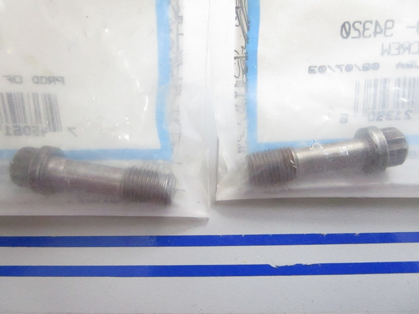*NEW OEM* (LOT OF 2) 0810 Mercury Quicksilver Screw 10-94320