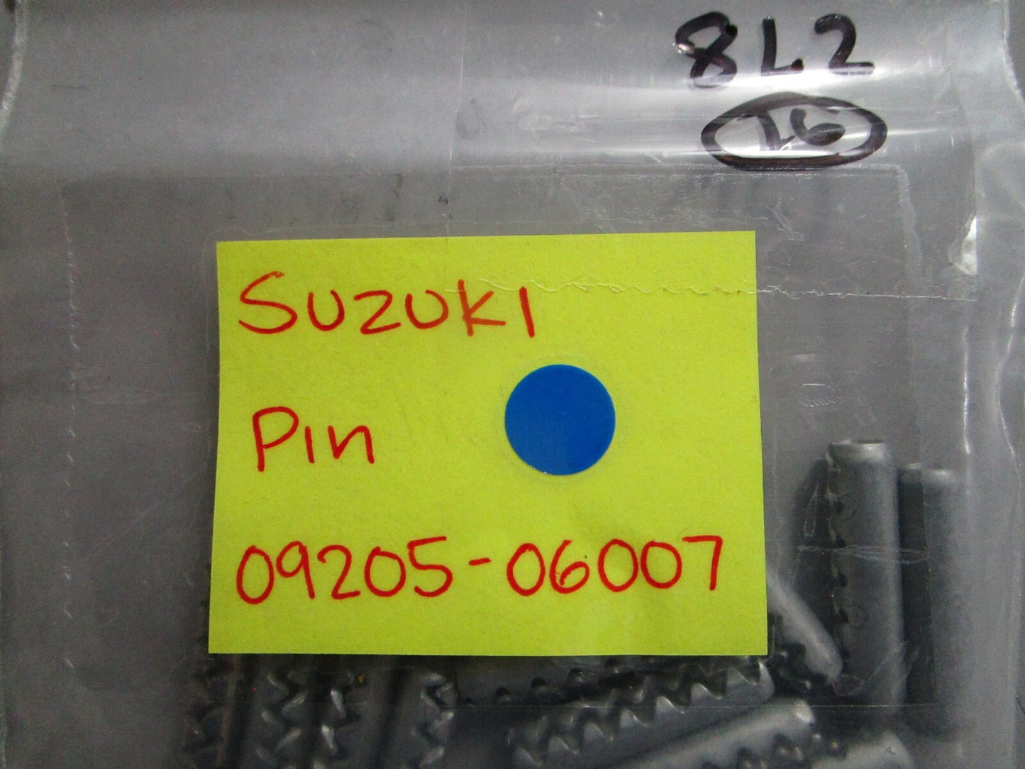 *NEW OEM* (LOT OF 2) 0810 Suzuki Pin 09205-06007