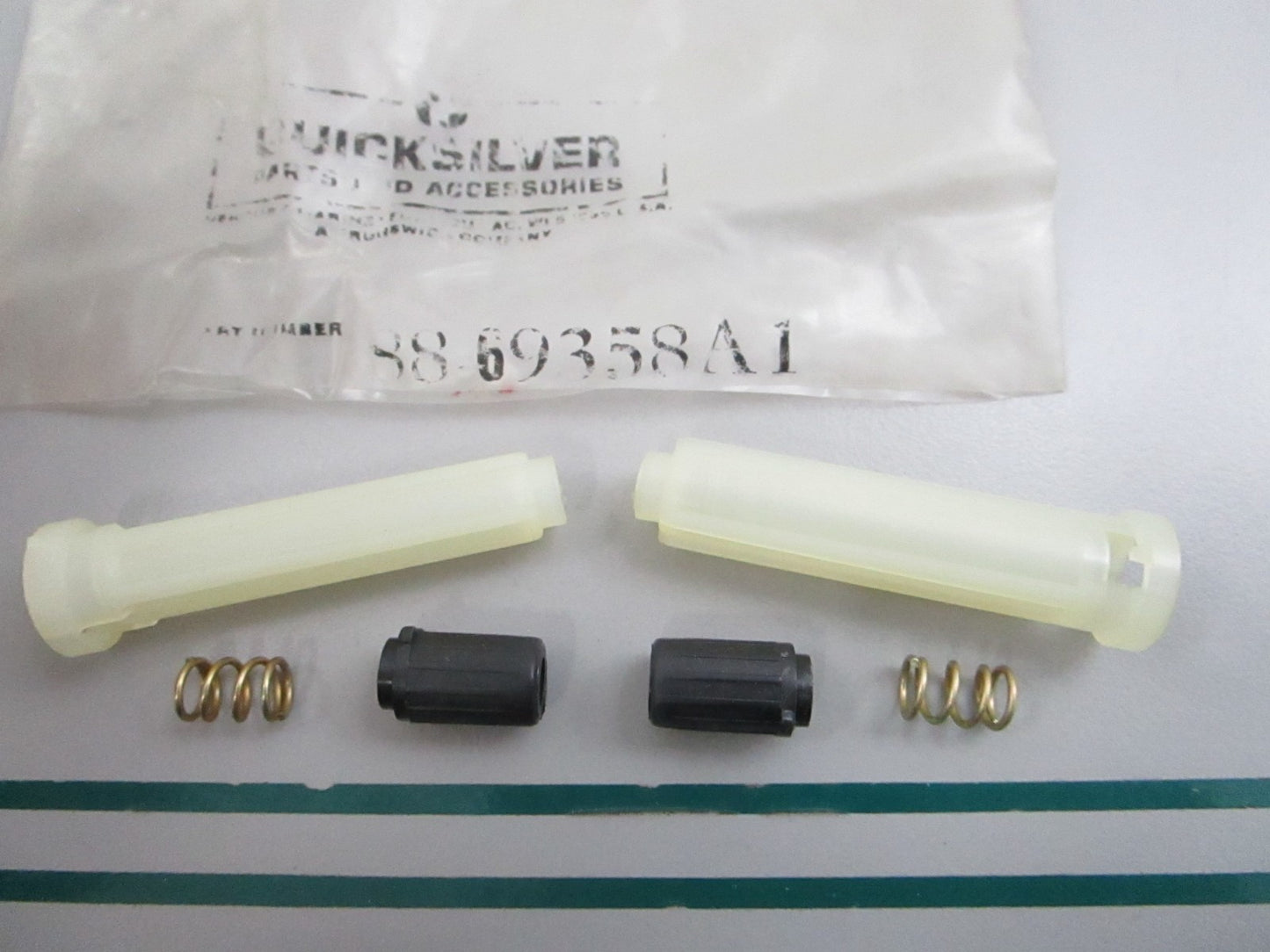 NEW OEM (LOT OF 2) 88-69358A1 Mercury Quicksilver Fuse Holder 0810