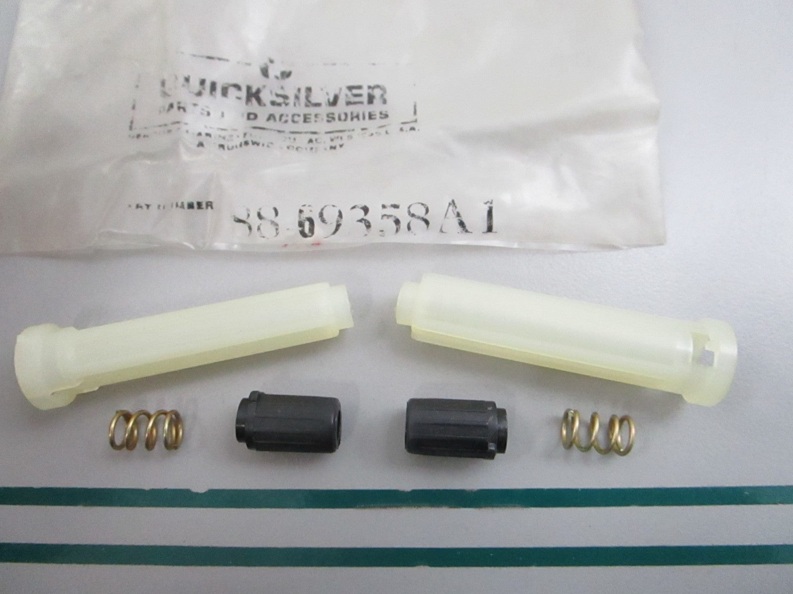 NEW OEM (LOT OF 2) 88-69358A1 Mercury Quicksilver Fuse Holder 0810