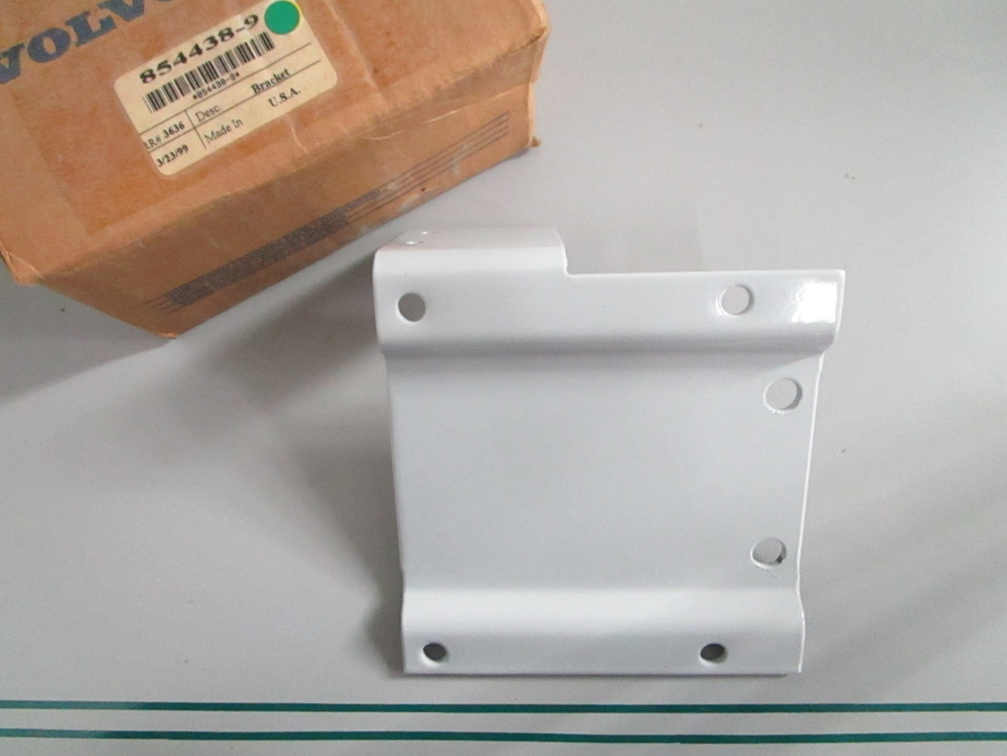 NEW OEM 854438 Volvo Penta Bracket 0820