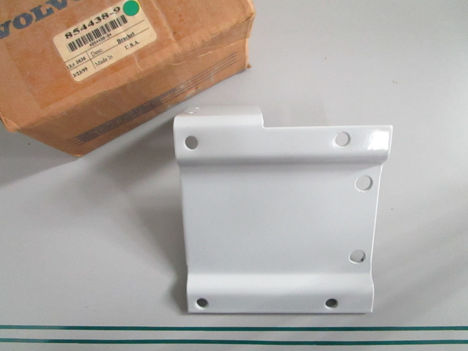 NEW OEM 854438 Volvo Penta Bracket 0820