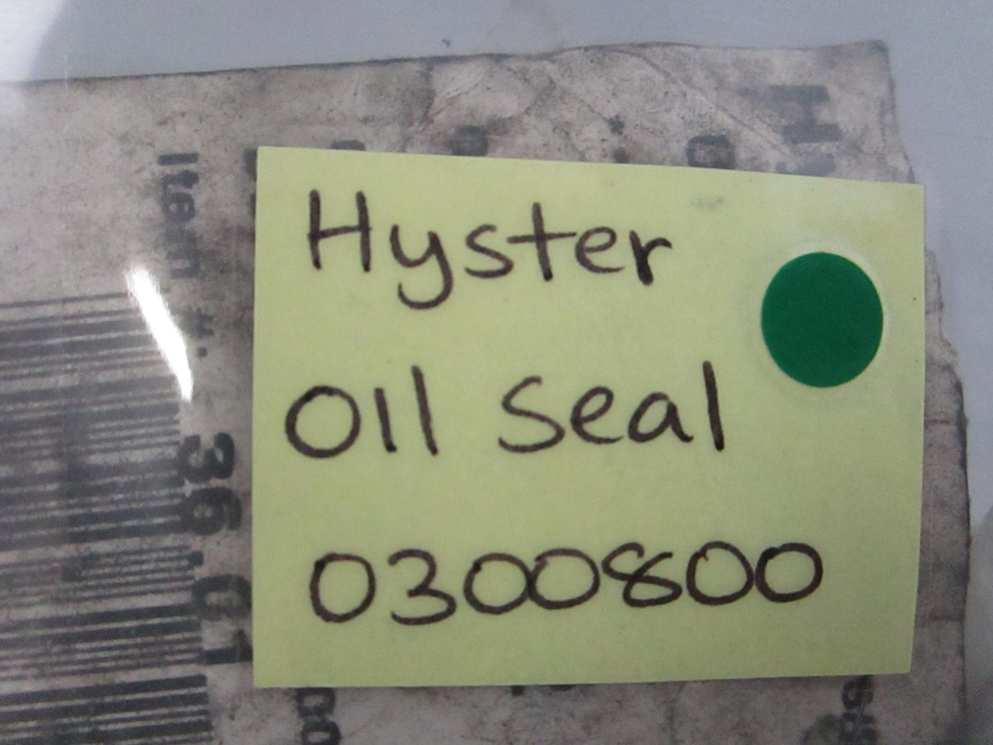 NEW OEM 0300800 Hyster Oil Seal 0810