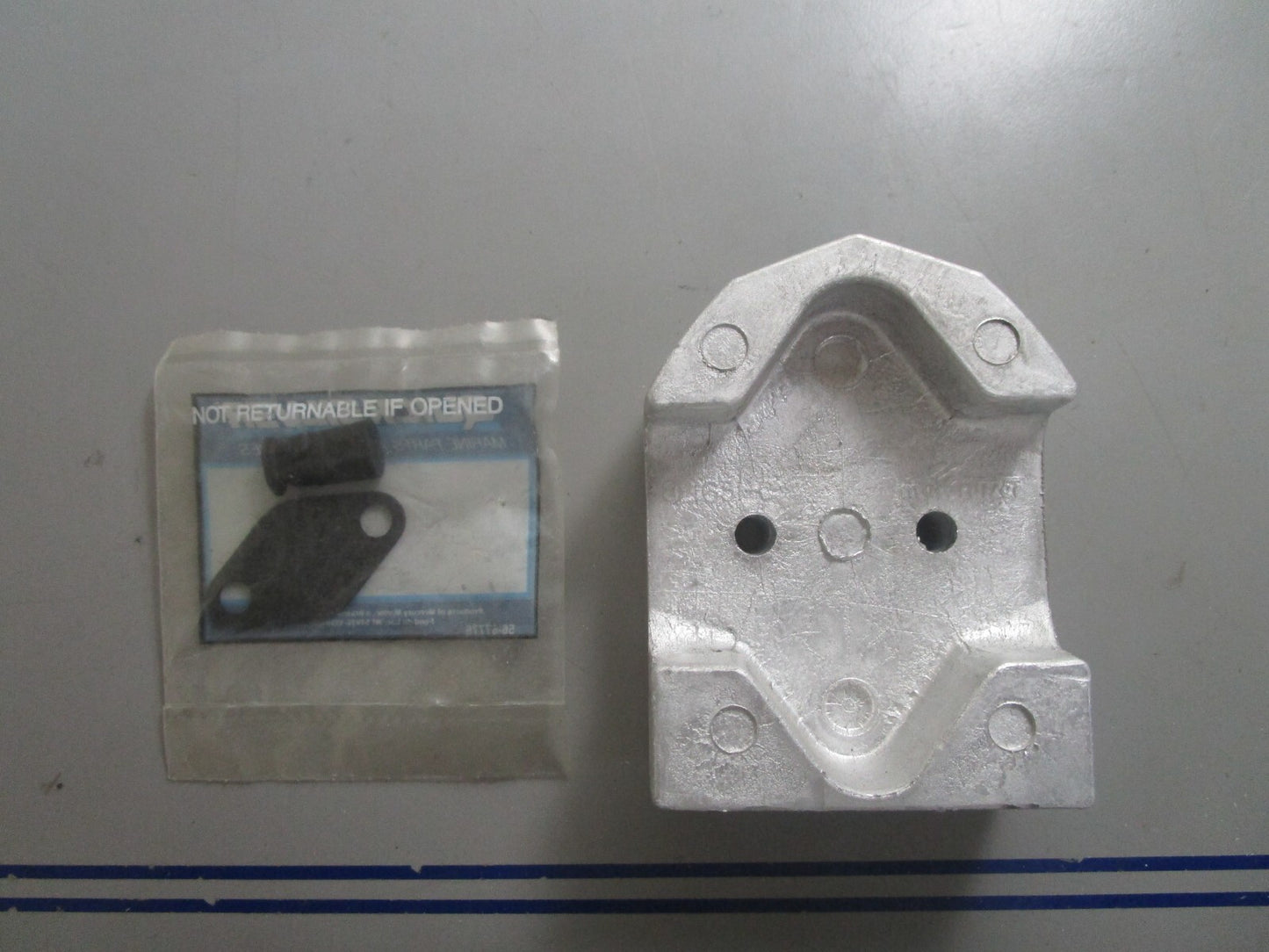 *NEW OEM* 0810 Mercury Quicksilver Anode Plate 821631A 1