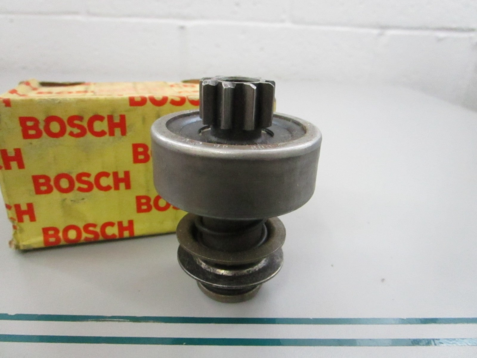 NEW OEM 2006209060 Bosch Starter Pinion 0810