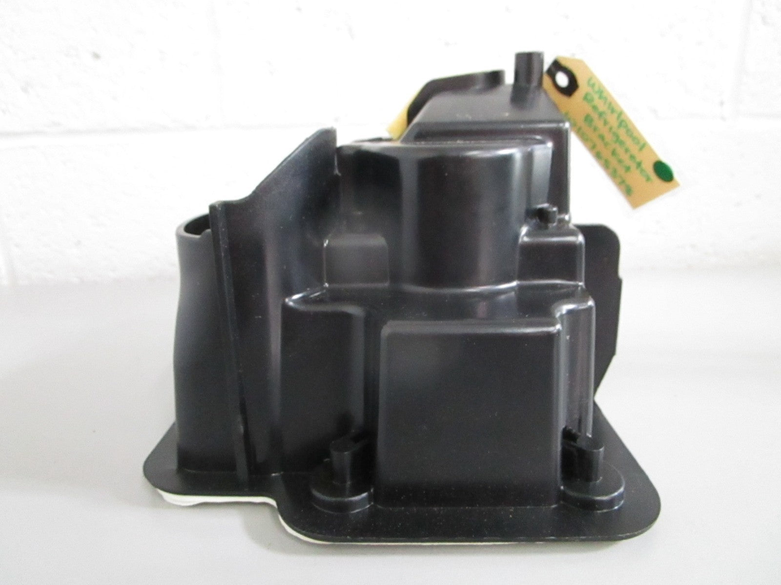 NEW OEM W10765378 Whirlpool Refrigeretor Bracket 0820