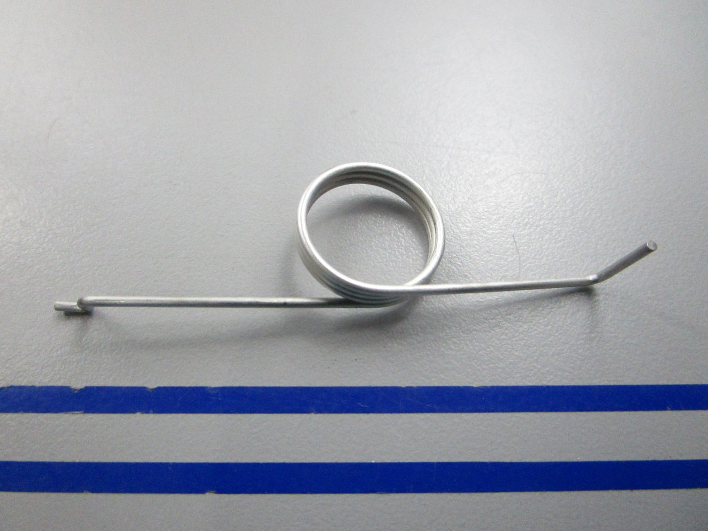 NEW OEM 329002 0329002 OMC Johnson Evinrude Tilt Lock Spring 0810