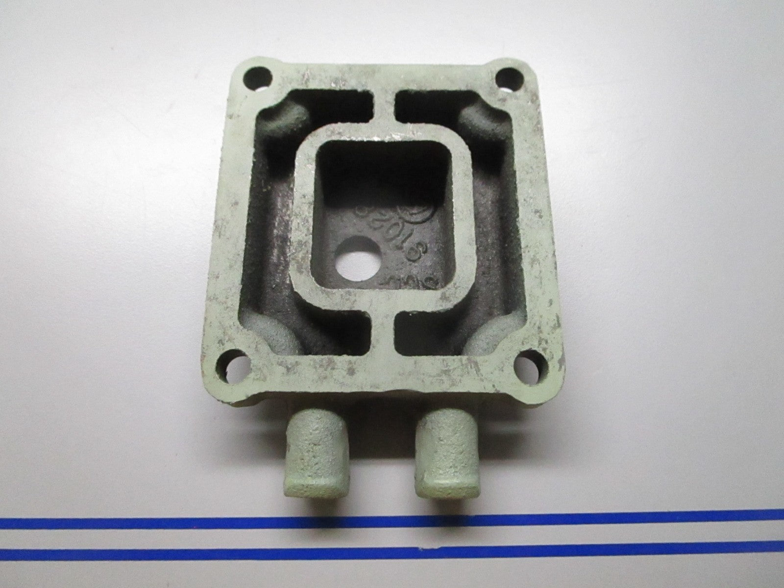 *NEW OEM* 0810 OMC Johnson Evinrude End Cap 910280 0910280