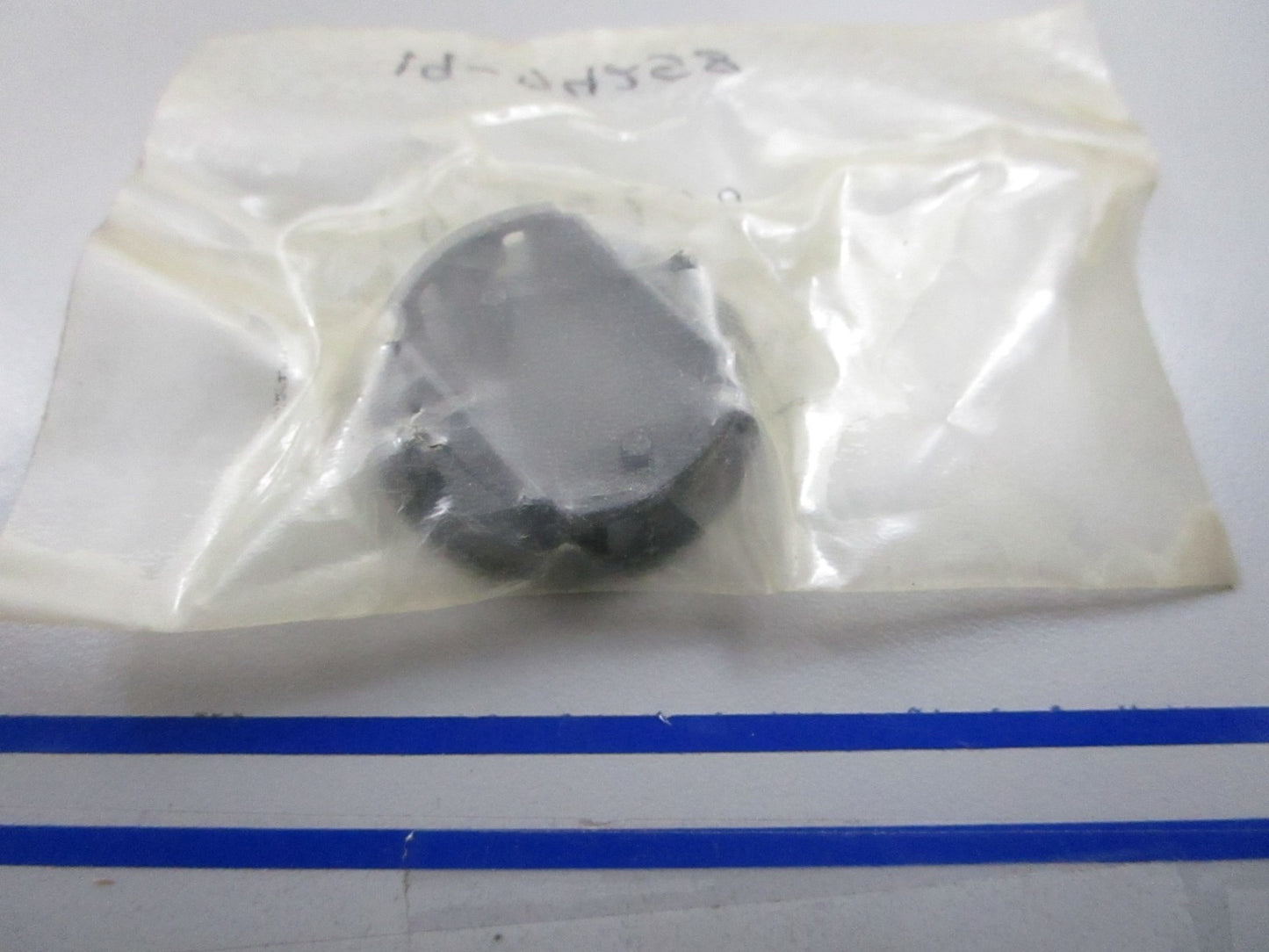 *NEW OEM* 0810 Mercury Quicksilver Plug 19-74258