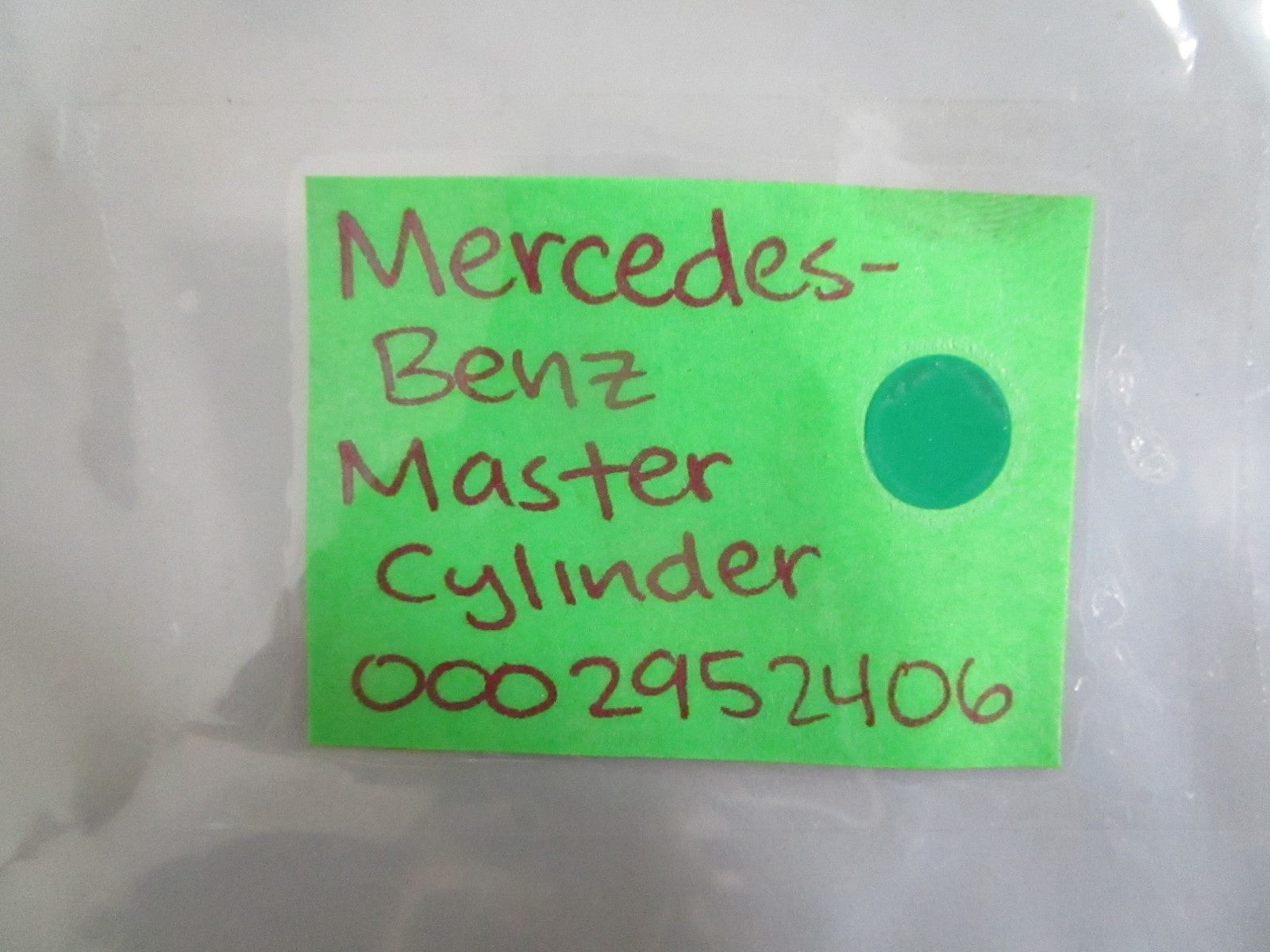 NEW OEM 0002952406 Mercedes-Benz Master Cylinder 0820